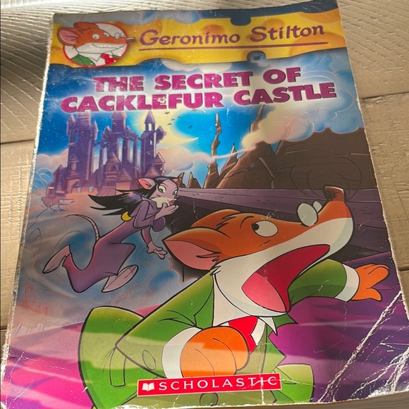 Geronimo Stilton: The Secret of Cacklefur Castle Book - Picture 1 of 3